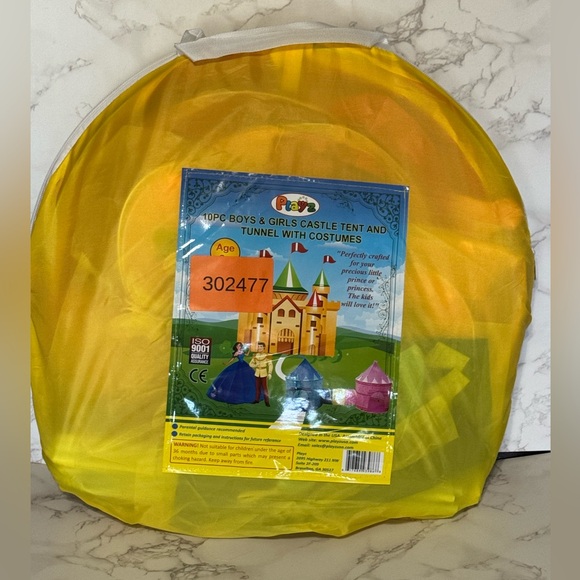 10 piece boys and girls castle tent with tunnel and costumes - Picture 4 of 4